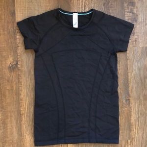 Ivivva girls shirt. Great condition.